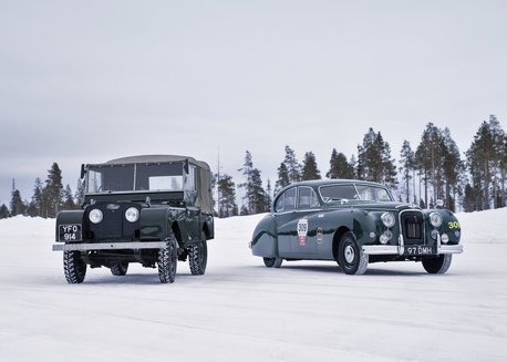 Merdy_Derksen's tweet photo. A #christmaswish? 😉! #LandRover #Jaguar #IceDrivingAcademy https://t.co/oea5cLBs2w