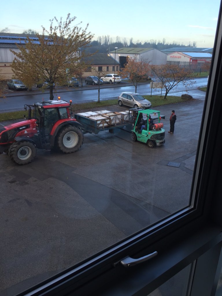 Customer taking cash and carry to the extreme #neverinacity #countrylife #northallerton #northallertontilesandbathrooms