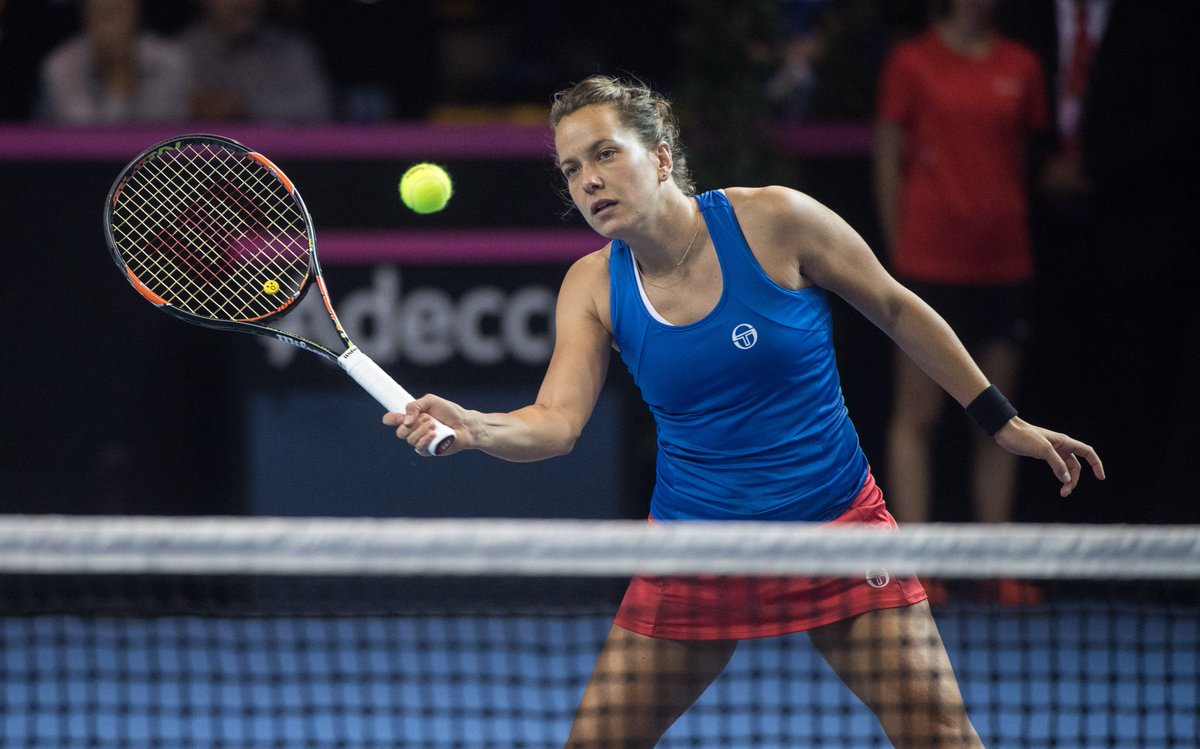 BARBORA STRYCOVA - Página 8 CxJ0KfNWgAAkMW0