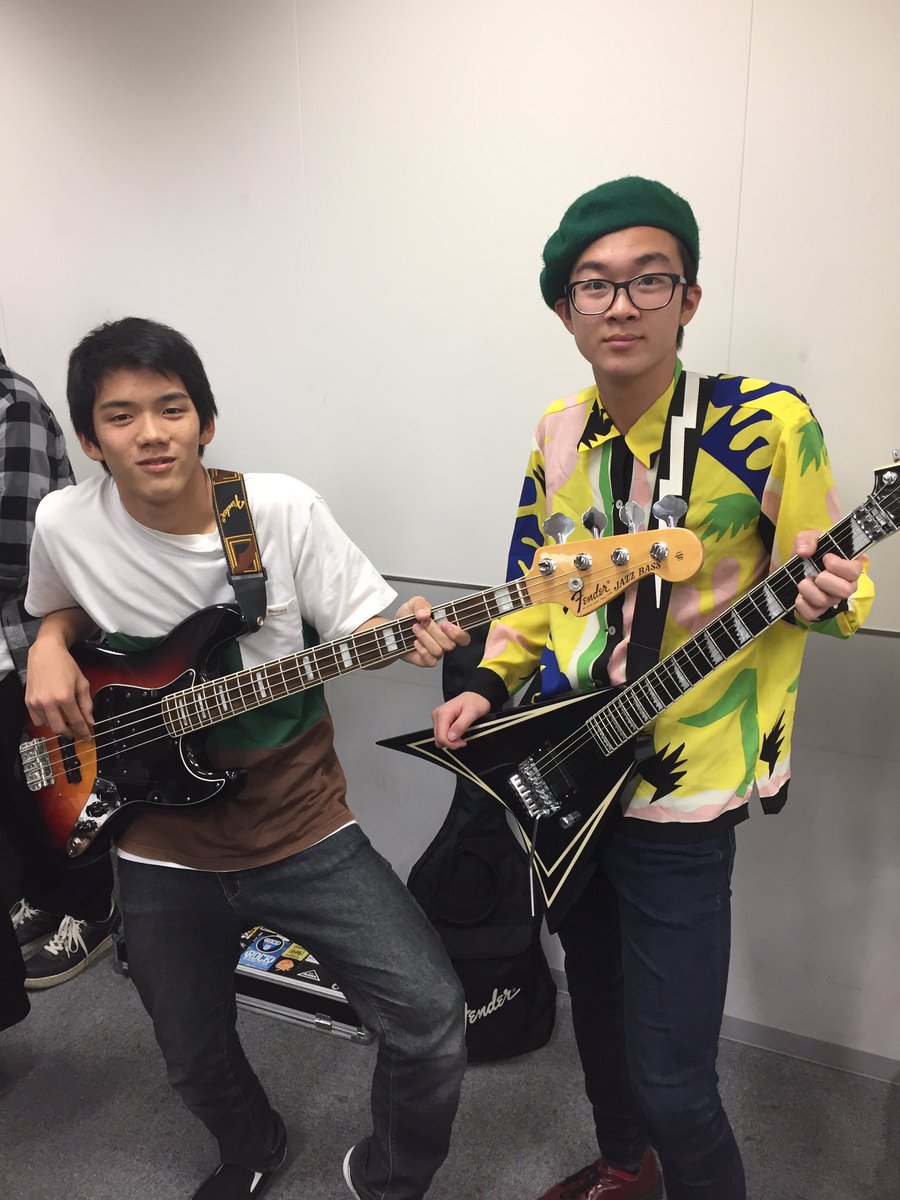 ohno__katsumi's tweet photo. ハイスクールライヴありがとうございました。
毎回とても楽しませてもらってる上に得るものが沢山です。
良いバンドになってまた出演させてもらえるように頑張ります。
お客さん、先生方、スタッフの皆さん、対バンの皆さん、ありがとうございました。
ギターは借り物です。
#HSL2016 https://t.co/EJIHaw83LL