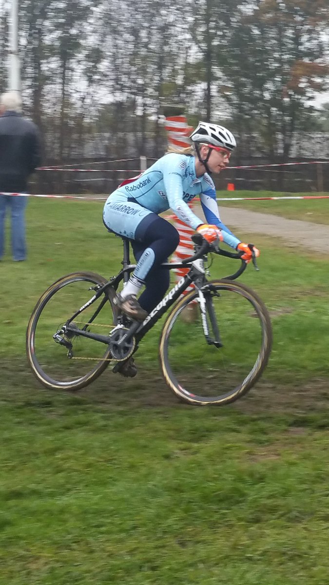 RestoreLadies's tweet image. Vandaag ook @eltinavanwijk  in het blauw gespot welkom in de #blauwesmurfinnentrein