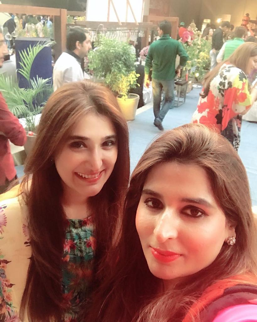 AwaisNazish's tweet photo. #withoutselfie #nothingmatters https://t.co/CYYvlGfg68