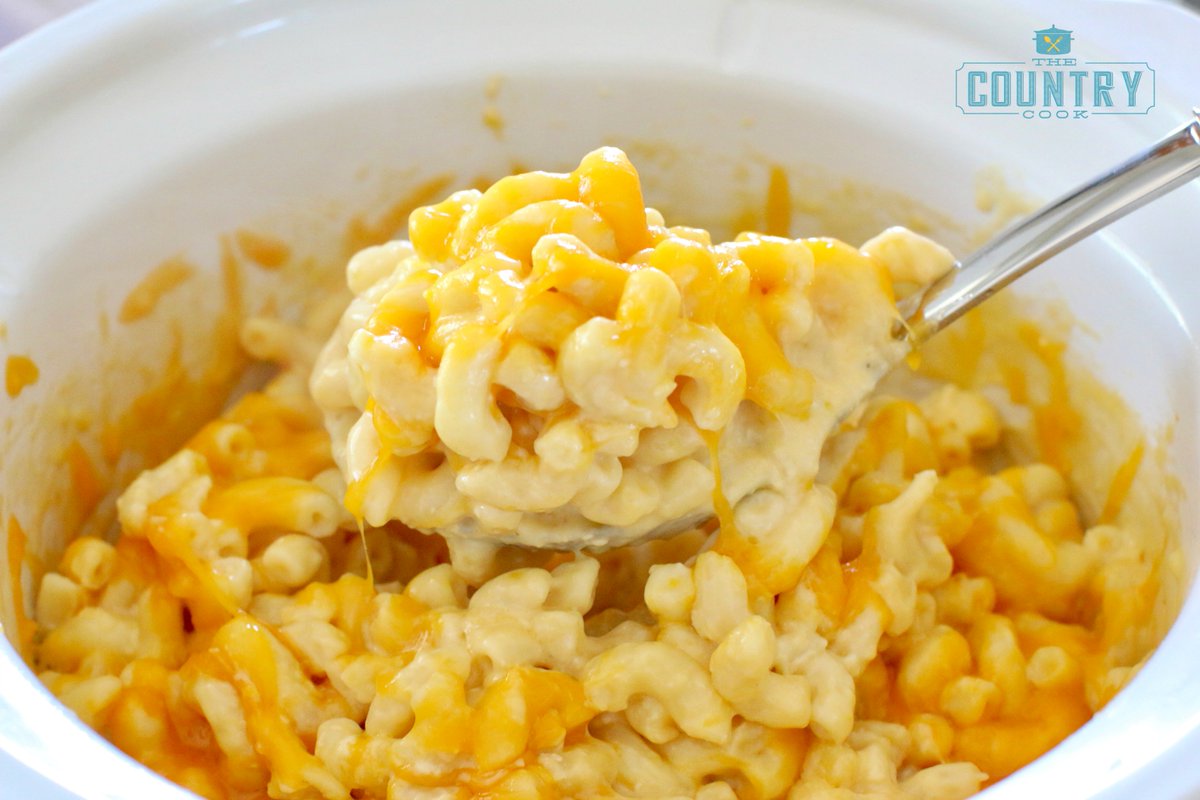 Country_Cook's tweet photo. *NEW* Crock Pot Mac &amp; Cheese! Save oven space! Tips on why I'm #Thankfultobeclogfree w/ @LiquidPlumr #turkeyday https://t.co/157DuIjB3I #ad https://t.co/vdJx3Gr6UR