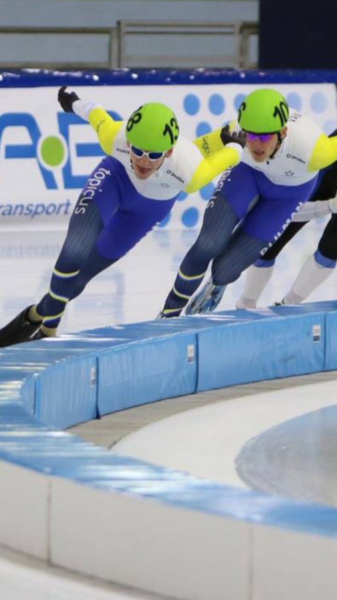 TrainingsTeamH's tweet photo. Aleid en Tiemen in actie tijdens mass start in het vernieuwde @Thialf machtig!! https://t.co/HQdXCHvrxh