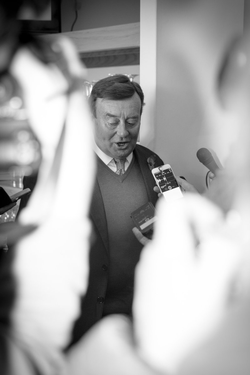 TheJockeyClub's tweet photo. An emotional Nicky Henderson breaks the news to the press @CheltenhamRaces @sevenbarrows  #sprintersacre https://t.co/UjiBgKkaYp