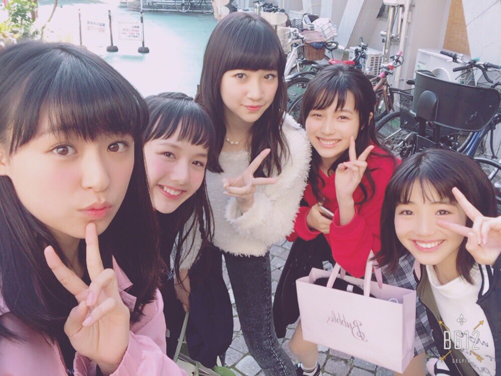 Nicola ニコラ やっほー みうだよ O 今日はニコラの撮影だったよん ニコモたくさんいて楽しかったなぁ 明日からまた1週間の始まり がんばろーう 鈴木美羽 Nicola ニコラ