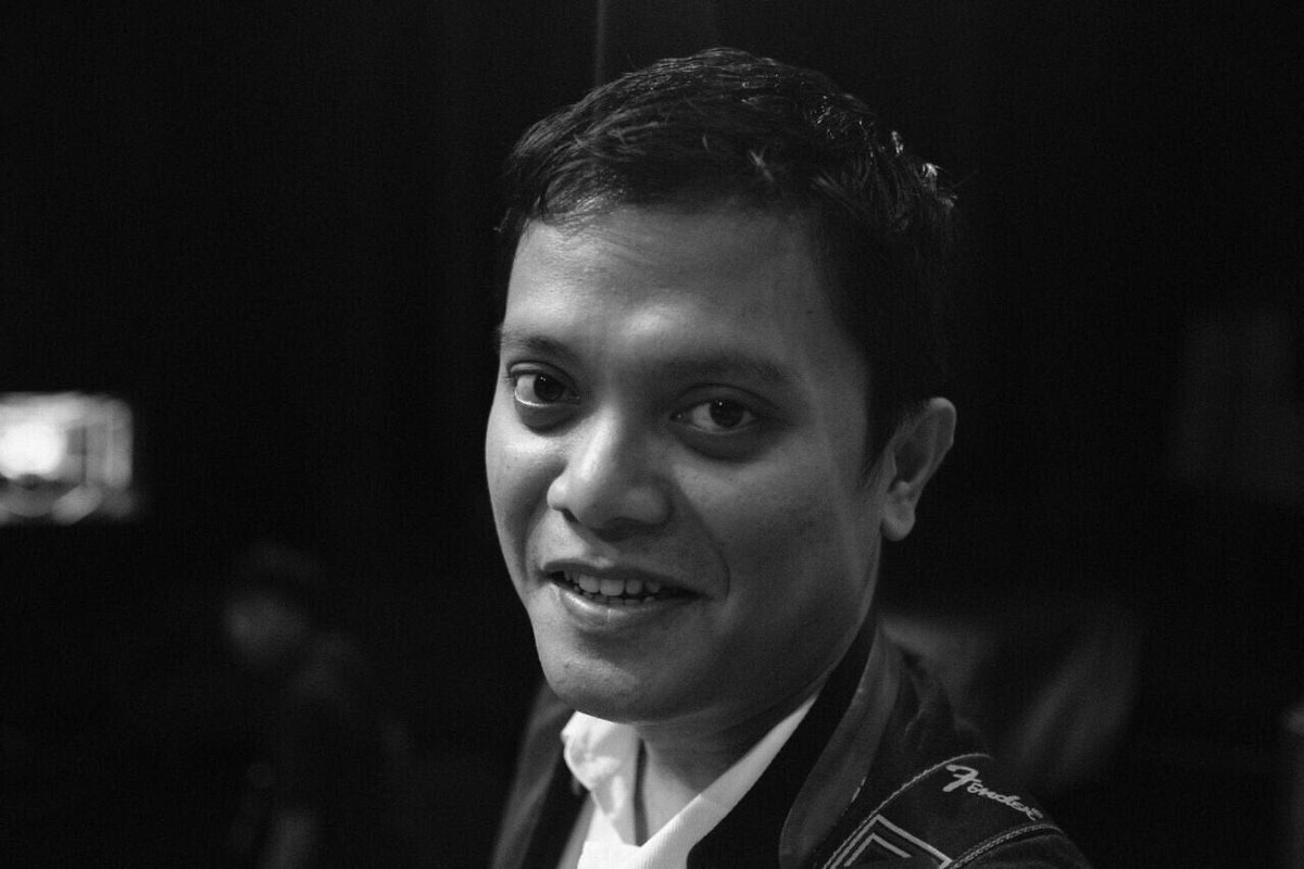 Sudah malam di hari minggu, enaknya istirahat sambil liatin yang bisa bikin senyum, yooottt