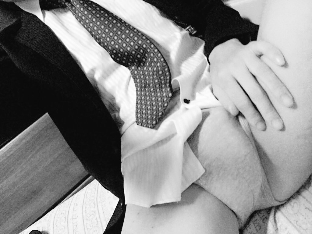 fafit22's tweet photo. Cuando regreso del trabajo https://t.co/jVgYylSSPE
