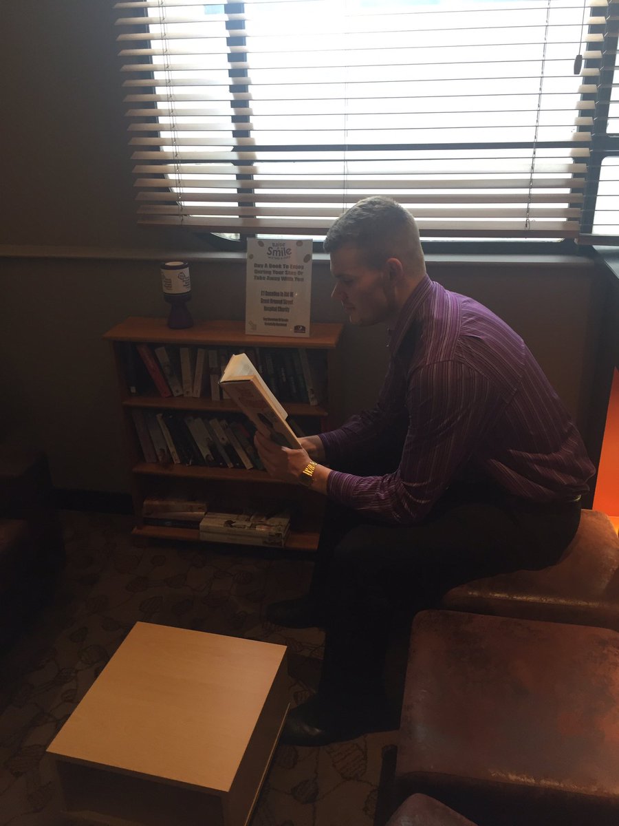 Ahmed and Sam are certainly enjoying the new GOSH library! <a href="/SDEBDD/">simon ewins</a> @RAirs12 <a href="/Minafattahi/">Mina Fattahi</a> #gosh <a href="/placemadebyyou/">A Place Made By You</a>