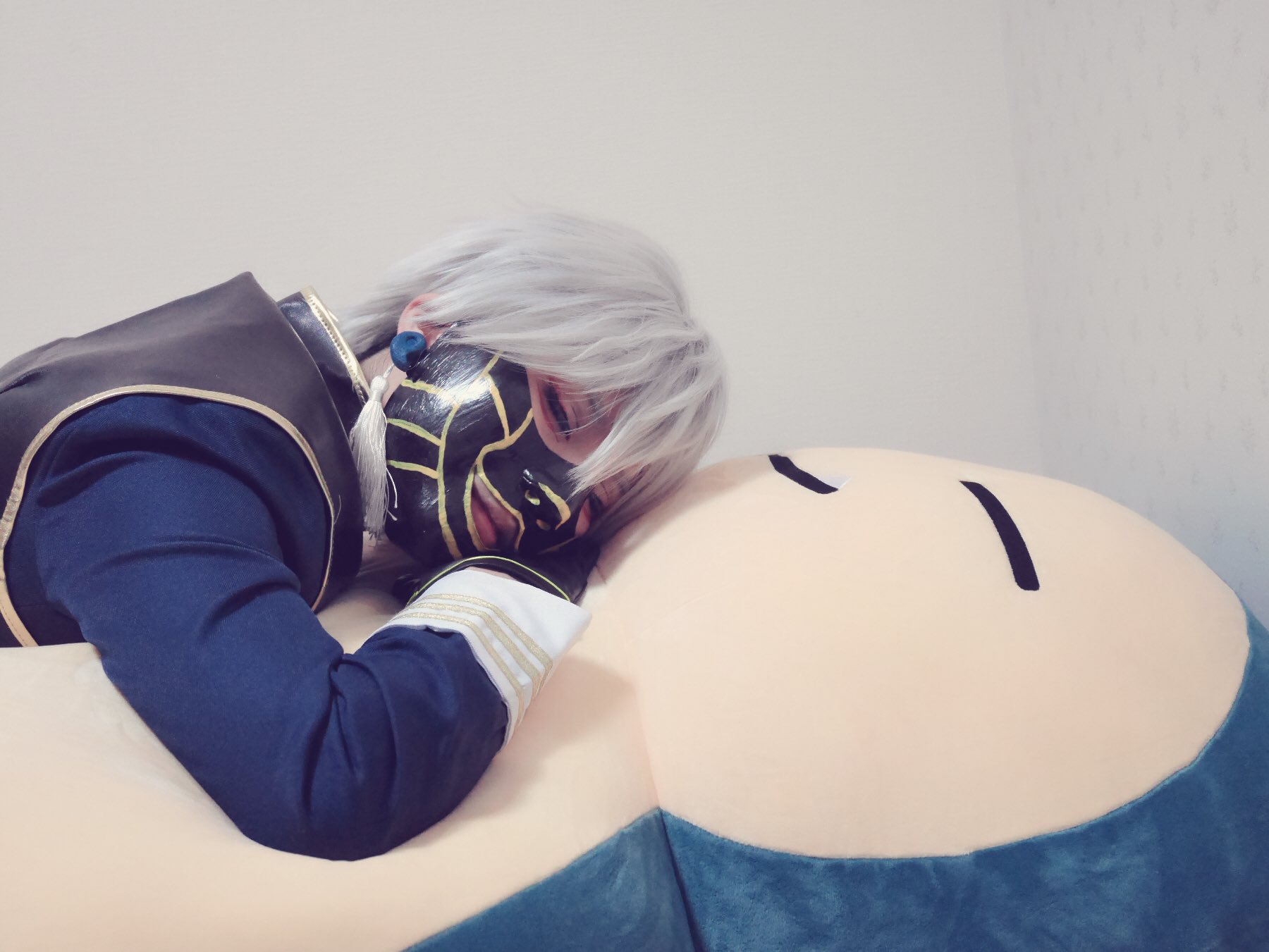 تويتر きい 原稿しあげ 17 40 على تويتر 宅コス 鳴狐 カビゴン 貴方 カビゴンっていうのね 絶対に起きられない カビゴンクッション 念願の自分より大きいカビゴンにテンションが上がったので憧れのあのシーンをやってみた T Co Jafso9c054