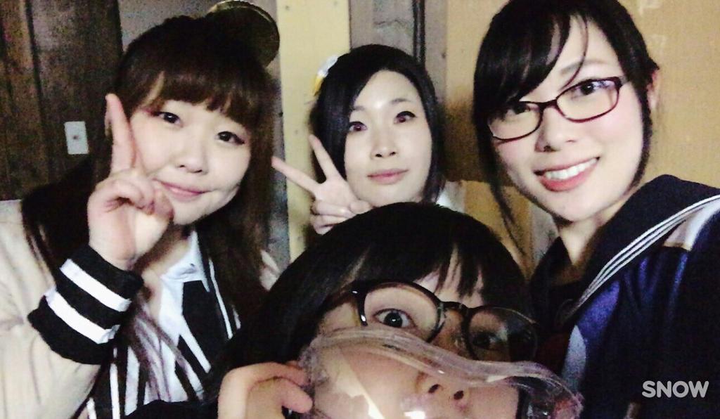 札幌マンガ アニメ 声優専門学校 しんけん 文化祭 第1部終了後の写真をいただきました 自身が演じるキャラクターの歌ありダンスありお芝居ありのイベント 2 5次元 お疲れさまでしたヾ ゝ 安達めぐみ 中出純奈 田端皆美 佐藤舞