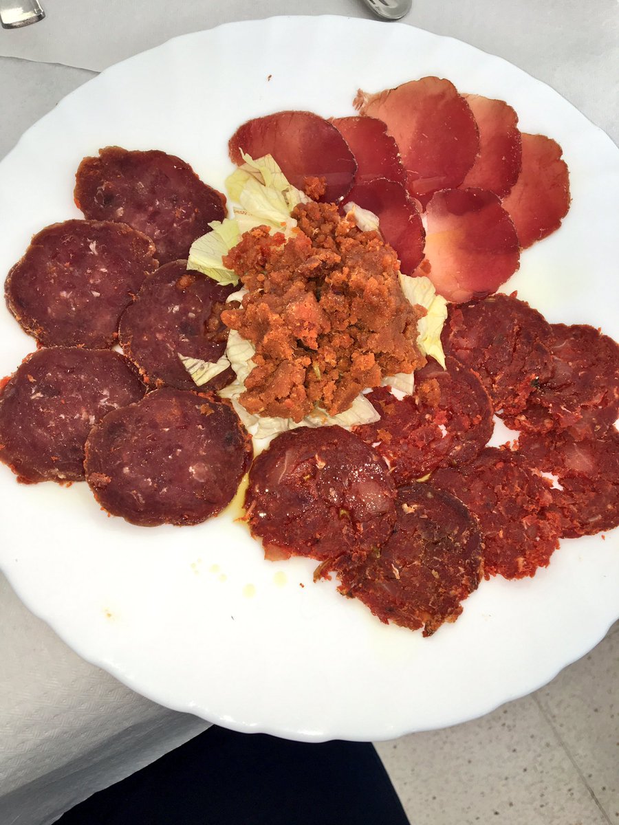 attanasio_g's tweet photo. Per #SalentoFriendly una novità assoluta. Insaccati di #pesce di #offishina. A #foodest si sposano tradizione e innovazione culinaria. https://t.co/ppEYc6Ux3F