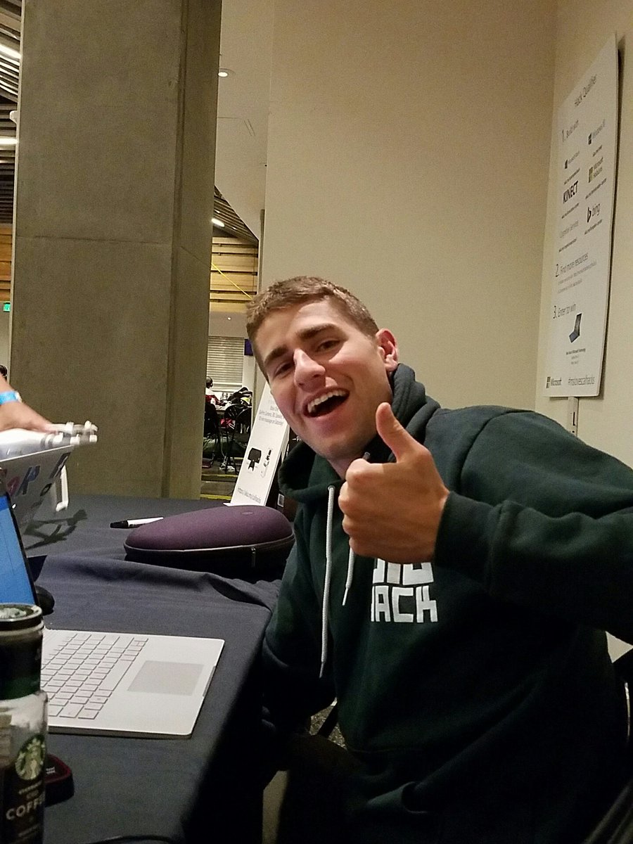 dragon_khoi's tweet photo. tim saved my life at 3am, thx for hololens help #mslovescalhacks #calhacks3 https://t.co/yGCH5Urcvf