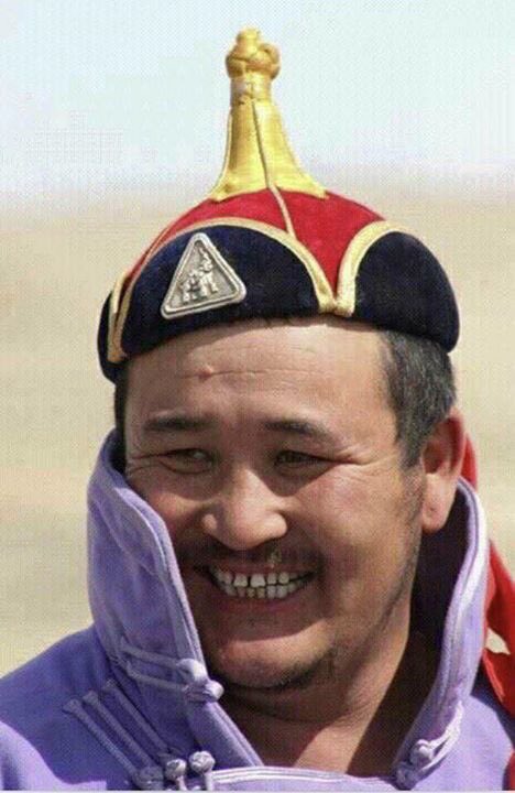 Havrig_huleegch's tweet photo. Энэ одоо зах уу ороолт уу хаха https://t.co/moE18EiuKQ