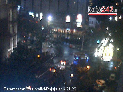 #WartaBDG Kondisi Lalin Perempatan Pasirkaliki-Pajajaran - 21:29 - bdg247.id/sn/11