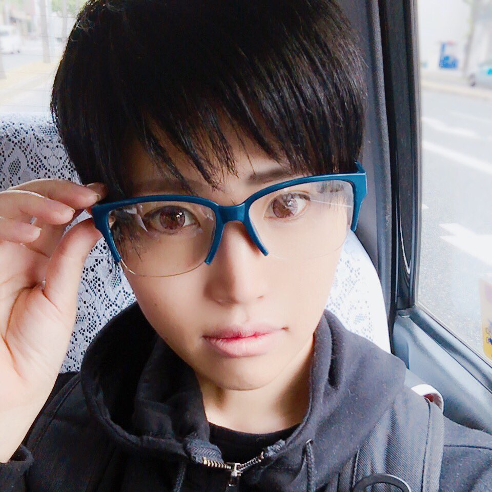 ⛸勝生勇利のメガネを1時間でつくってみた👓 材料は家にあるものと