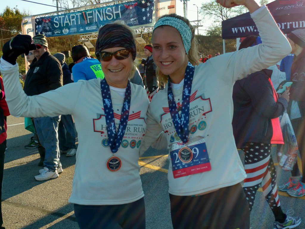 MichelleSvec's tweet photo. @HonorRunHalf Great day to support our veterans! ❤️ this race! #teamSvec #StEHonorRunHalf https://t.co/khL18n91cm