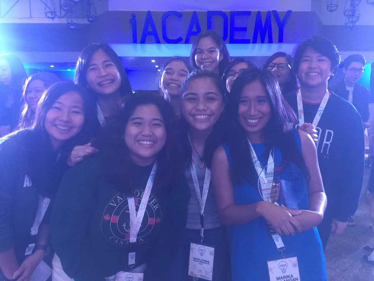 womancreateart's tweet photo. Amazing young people - thank you for letting my words reach you ✨ #TEDx #TEDxiACADEMY #womancreate https://t.co/XWaelyz1Kj