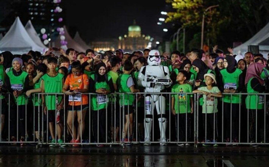 epiFX's tweet photo. Steady Stormtrooper! 
#PNM2016 #stormtrooper https://t.co/wORmNxdpte
