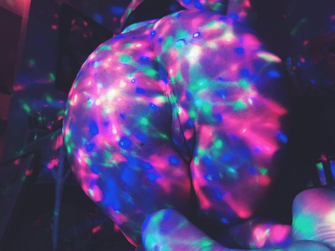 Premium Snapchat, Skype &amp; Custom Videos available today... DM For price info 🌔 https://t.co/vD1zZcvU