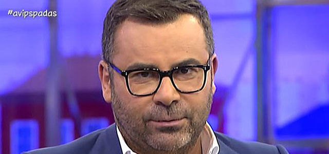 Locura__'s tweet image. #carloslozanopresentaghvip #GHDirecto
¿Quién prefieres que presente GH VIP?
🔄RT: Carlos Lozano.
♥️FV: JJ Vázquez