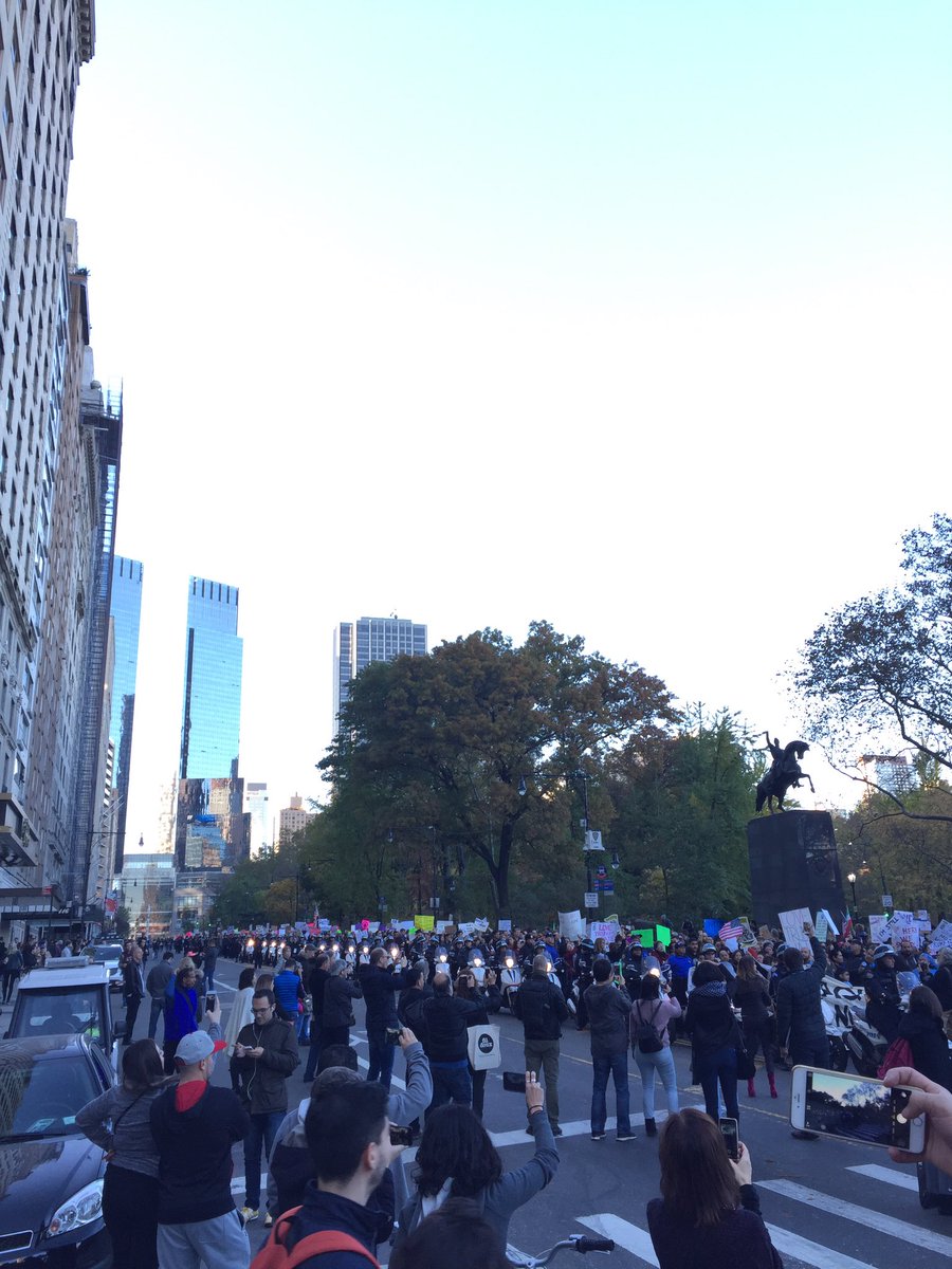 travelbunnik's tweet photo. Another Trump protest in NYC @nycgov @AnnaWilson345 @AnnaWhite235 @exploretravel1 @ExplorersGang @travelwitharik1 @BucketListJrny #nyc https://t.co/KuqrG6AL1f