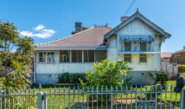 MarnieSeinor's tweet image. From last weeks auctions - Longest auction in 30 years' takes 64 minutes in #Chatswood ow.ly/FmYL305ZHXB #auction #soldprice