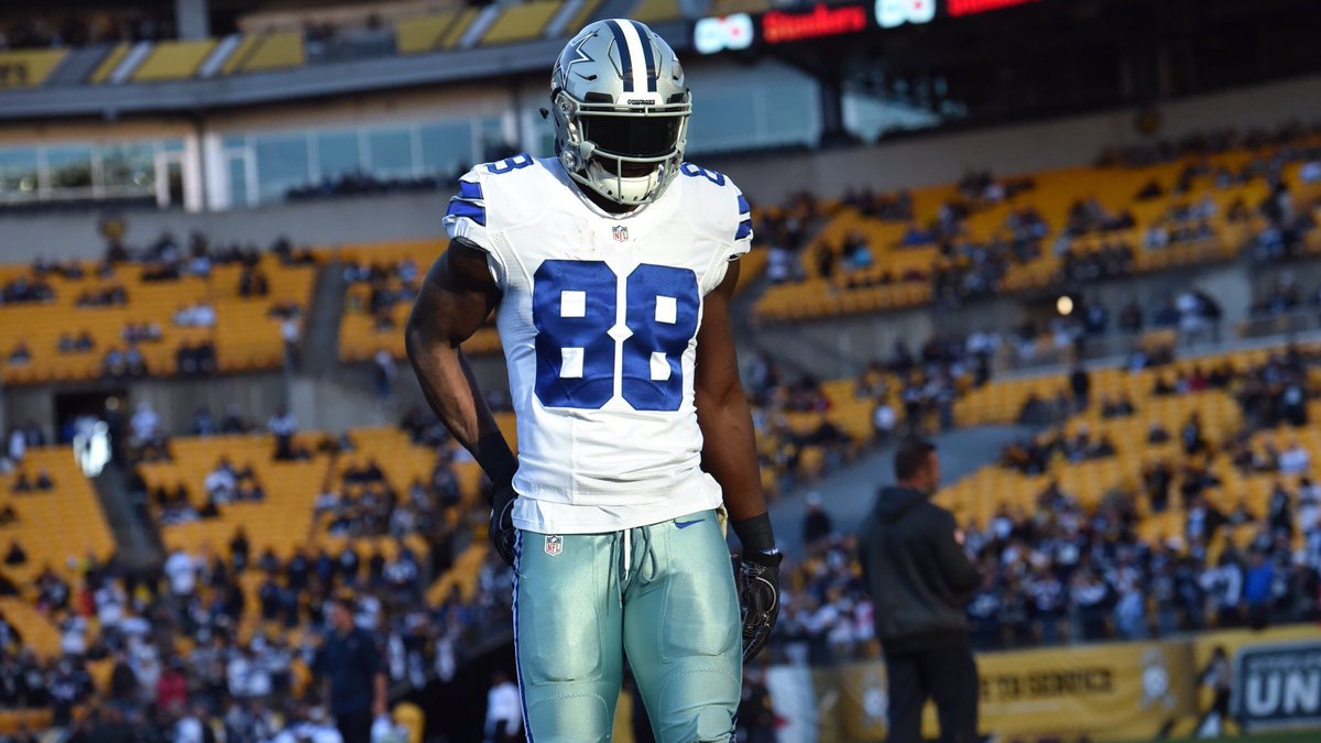 Prayers to Dez and his Family, Dez's Dad passed away yesterday. He will play. #x <a href="/DezBryant/">Dez Bryant</a> 🙏