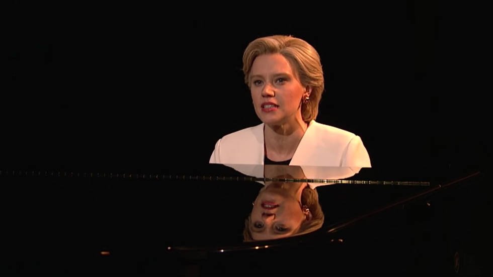 thehill's tweet photo. WATCH: Clinton sings “Hallelujah” on SNL after crushing defeat https://t.co/DF5CJD9Ic6 https://t.co/oQwI1PEi8A