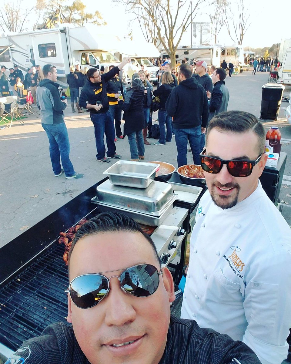 shawnpatrick308's tweet photo. Tailgating for the March of Dimes and Lexus with this sexy Chef!  #marchofdimes #lexus #gohawks #blueiguana https://t.co/7KZ9lqF6JQ
