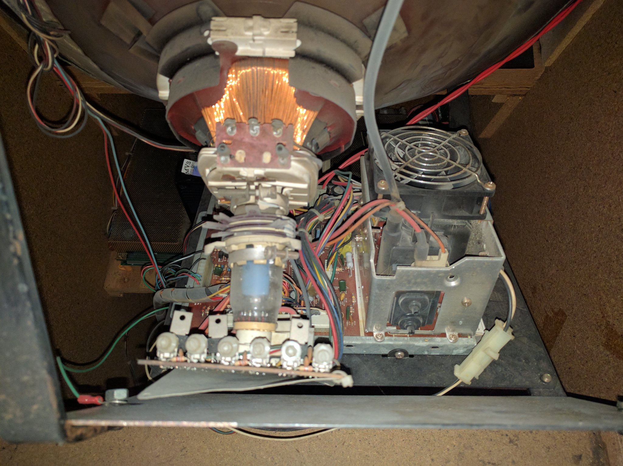 CxKDaMjWQAATbsi.jpg:large