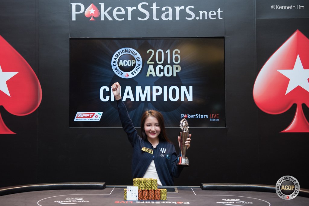 PokerStarsMacau's tweet photo. China's Wenling Gao wins the Megastack Championship! #2016ACOP https://t.co/VpwhTSZuTH