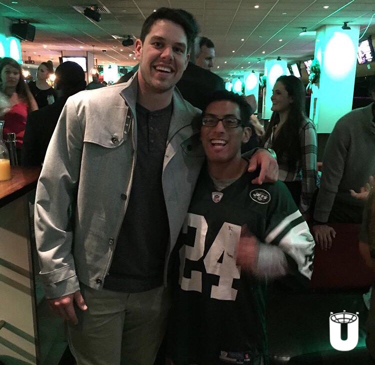 uSTADIUM's tweet photo. Best of luck to our friend @b_petty14 on his first #NFL start today. Thanks for supporting us at #BowlingForBarks last year! #JetUp https://t.co/N4iR9GRQ35