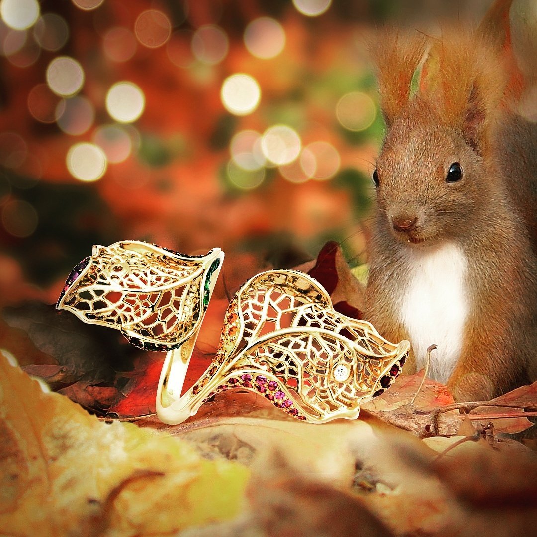 Carrera y Carrera presents Hoja maxi ring in yellow gold, rubies, pink, orange and yellow sapphires, garnets and diamond #elretiro