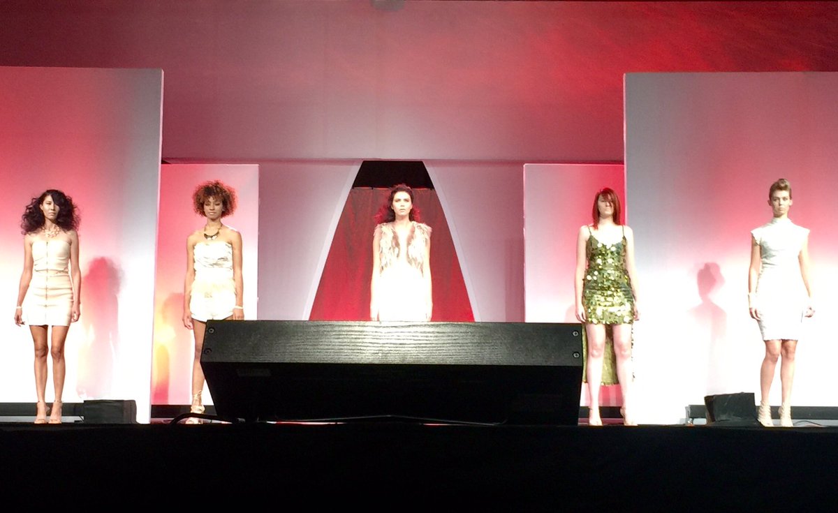 __marygoround's tweet photo. @PremiereBirm #iamme #matrixhair #matrixbrandambassador #matrixcolorsync #matrixsocolor #cheekstrobe #models #matrixmodels #runway https://t.co/LAXSOP2R89