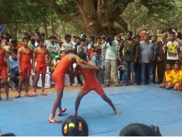 DirectorDwcdKar's tweet photo. Children wrestling and aeronautics and playing various games 6/10 https://t.co/oDAj22jz9A