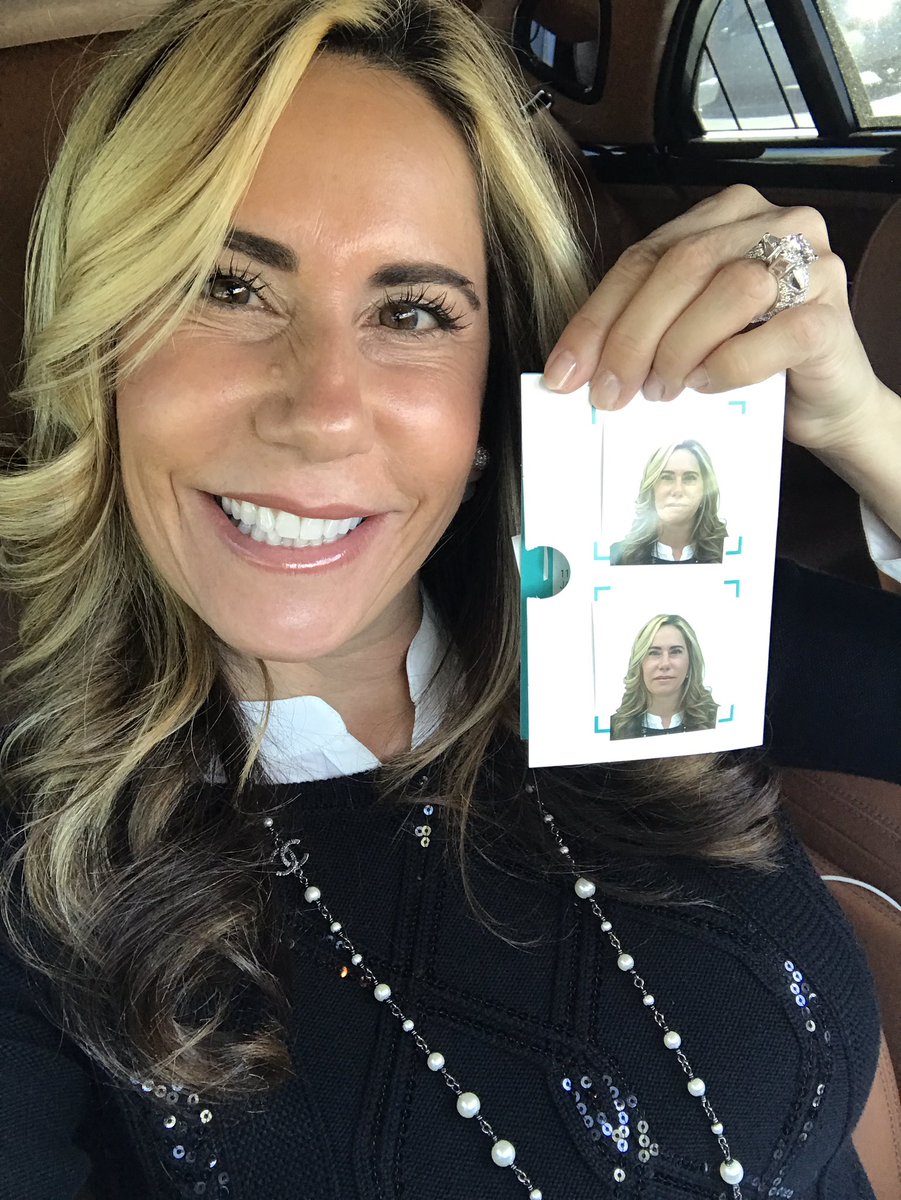 How much money makes Valerie Thompson? Net worth Net Worth Roll