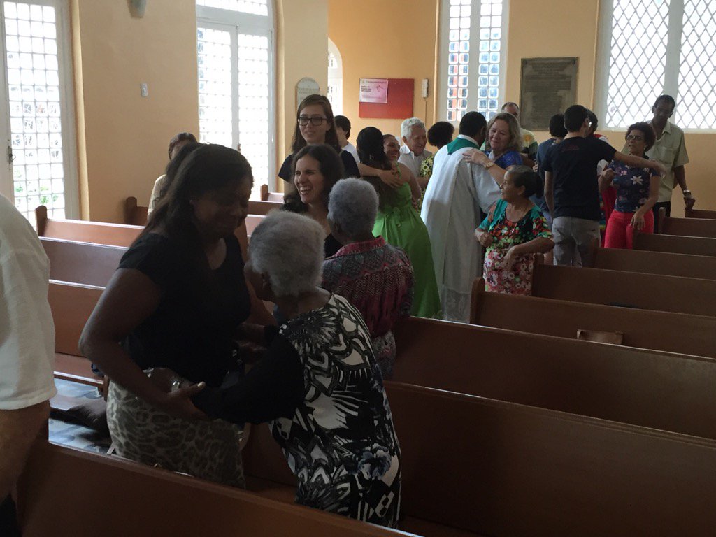 Sharing the peace in Belem Anglican Cathedral, Diocese of the Amazon. An amazingly friendly crowd. Thanks.