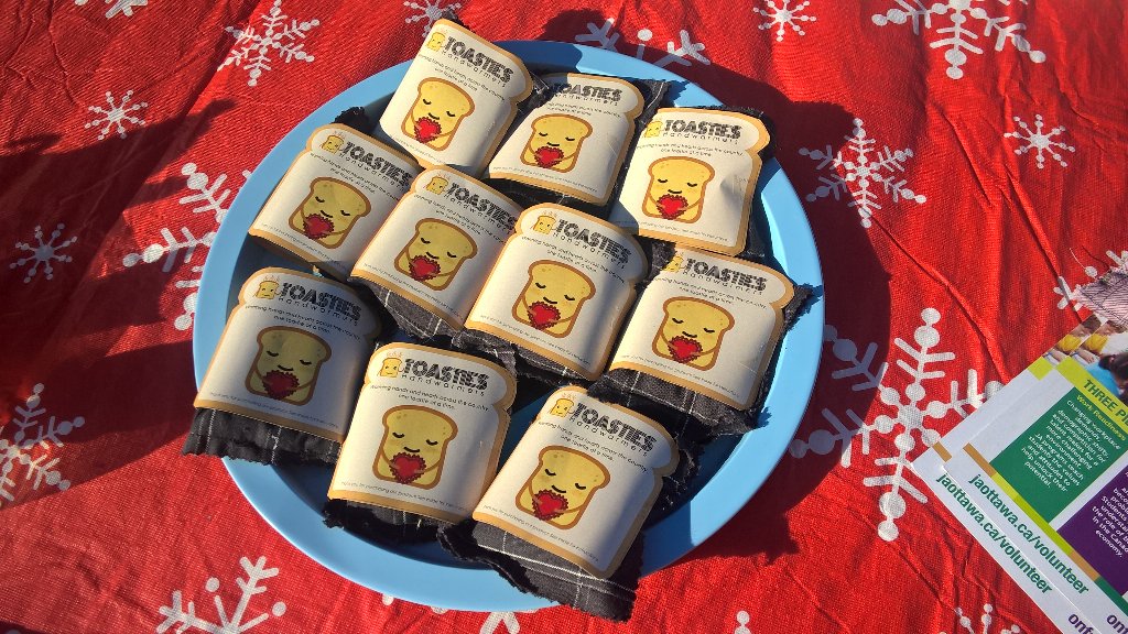 L_Siragusa's tweet photo. @jatoasties are at @scupbarrhaven selling handwarmers.  Proceeds going to CHEO.  Stop by and support. @ja_canada https://t.co/40Al4FqpYd