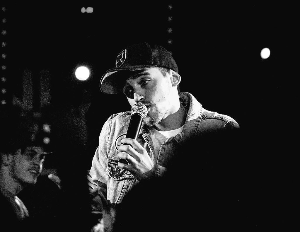 grow_up_sucks's tweet photo. #AFTMilan #AnotherFailTour @BrooksBeau https://t.co/QGuAoHO2HK