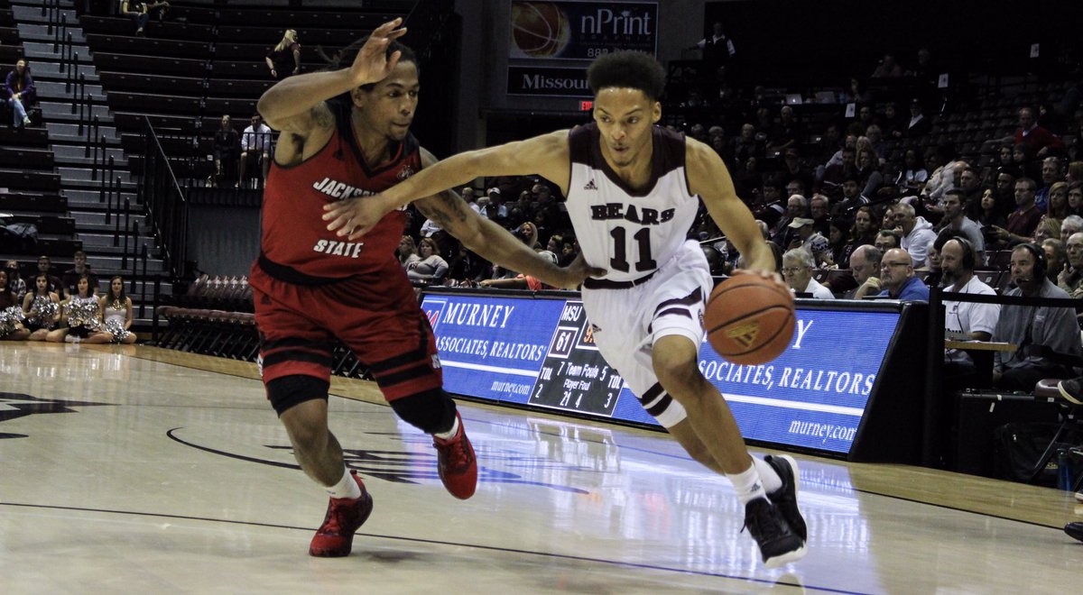 DSheddTV's tweet image. #MSUBears break program record with 15 3pt (15-31, 48.4%)

Miller 20pts, 4 asst
Rousseau 6pts, 7 asst
Dixon 19pts, 4 steals