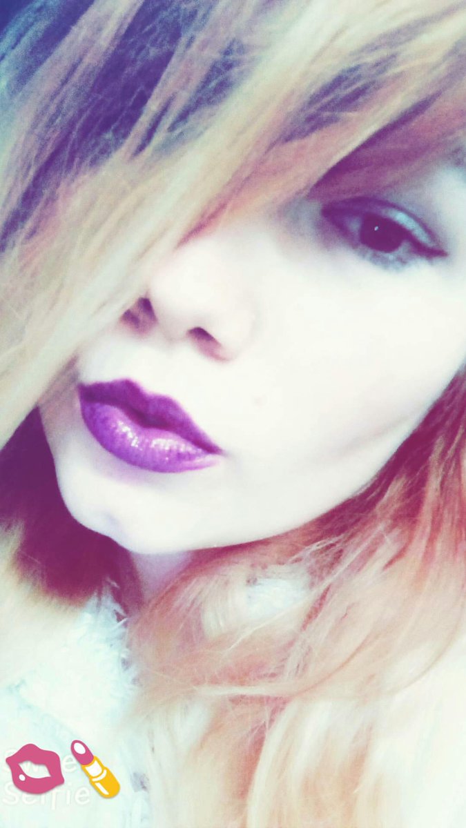 adisa994's tweet photo. #modelo #BeHappy #makeup #lovepurple https://t.co/g1VLnVKhE7