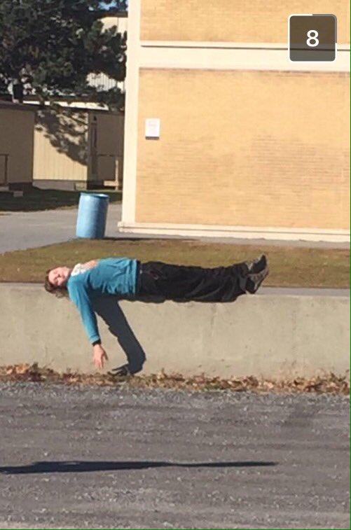 kimvail_'s tweet photo. how i feel about going back to school tomorrow https://t.co/BzS9Kk6TtA