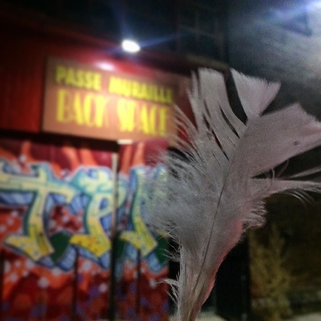 LittleBlackAfro's tweet photo. Thanks for a great run everyone!! Goodbye for now @beyondwallstpm #SwanTO is closed! #Closing #theaTO #indieunite https://t.co/iVEj0RPPxl