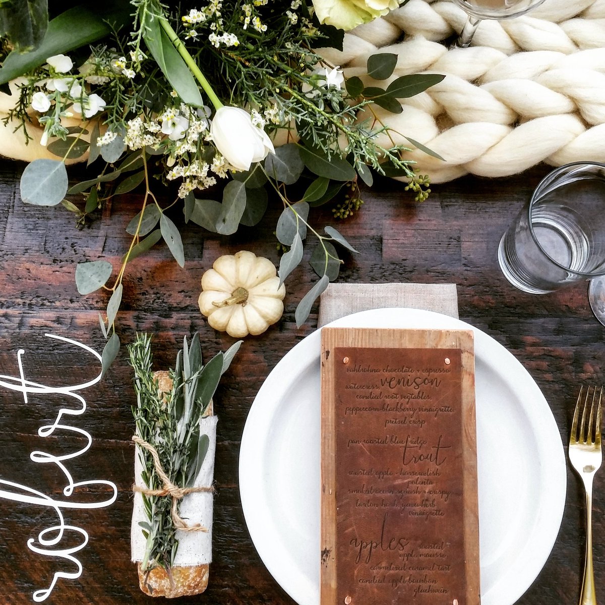 VintageStylist's tweet photo. Holiday tablescape by @VintageStylist #weddings #holidayparty #holidays #styling #marthastewart #nashvillewedding #atlantacreatives https://t.co/YdTmUAdKxP