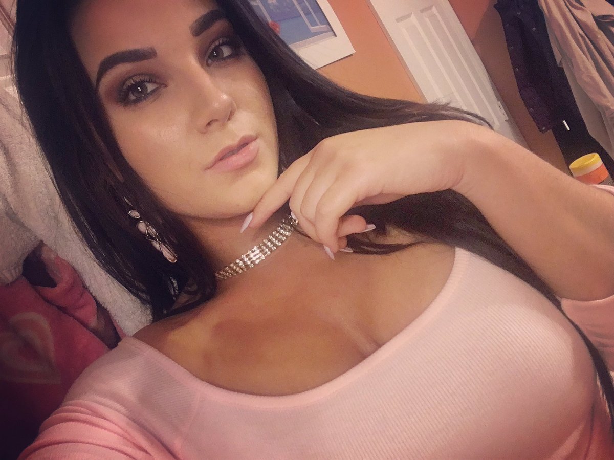 sexiestbrunette's tweet photo. #21 https://t.co/HI8OK5mGef
