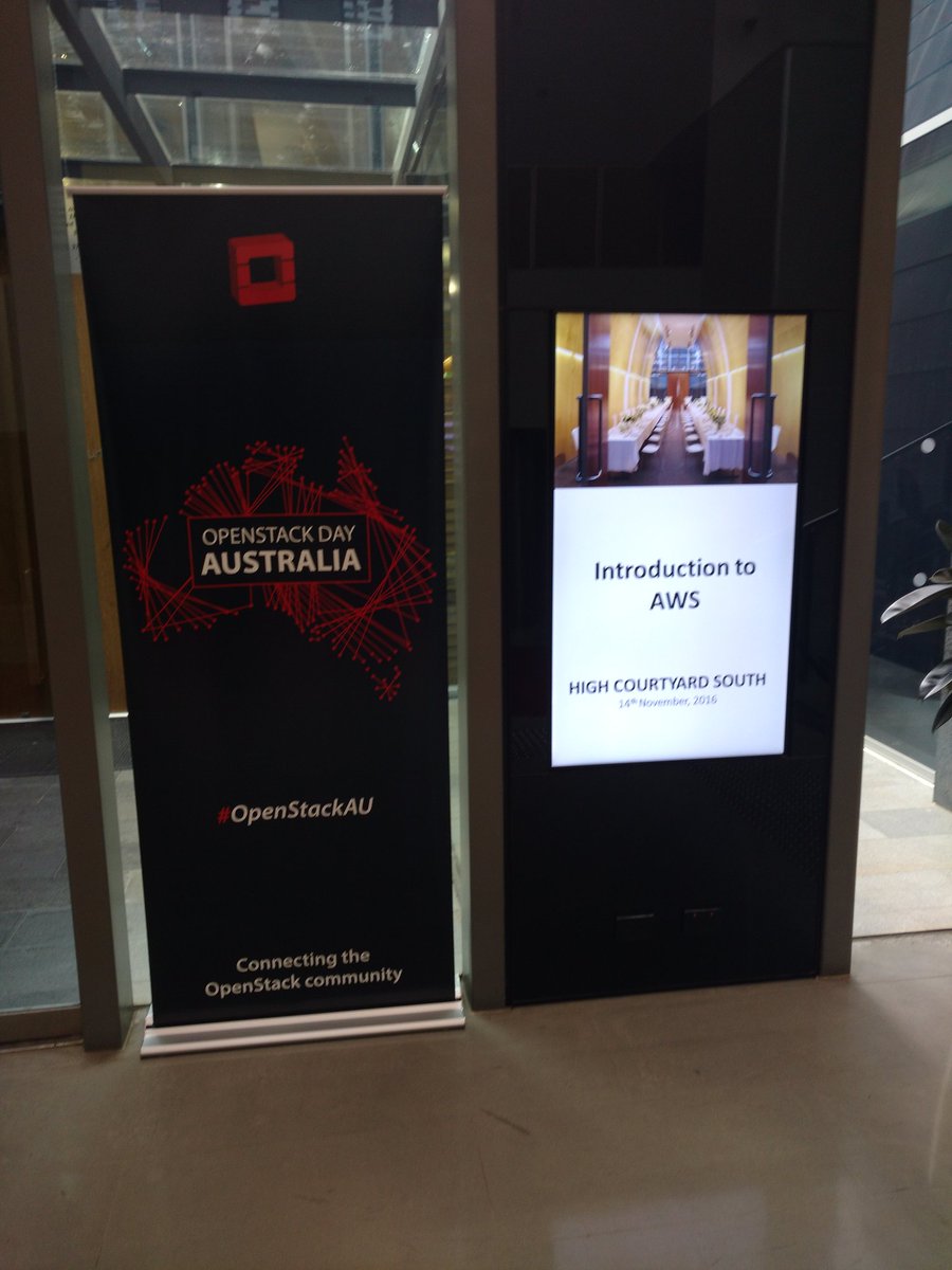 aptirakittehs's tweet image. Mew? #openstackau *scamper*