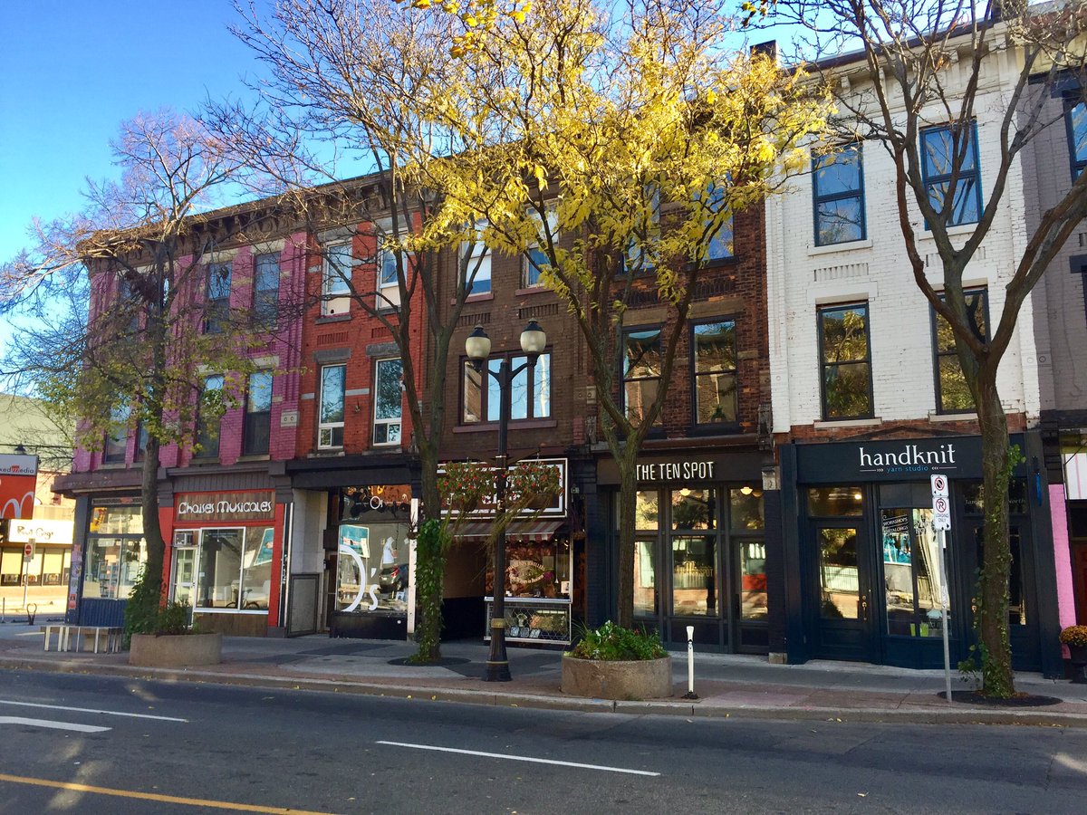 BrentToderian's tweet image. How did #JamesStreet revitalize? Conversion of 1-way to 2-way traffic, facade incentives, streetscape investment &amp;amp; creative local investors.