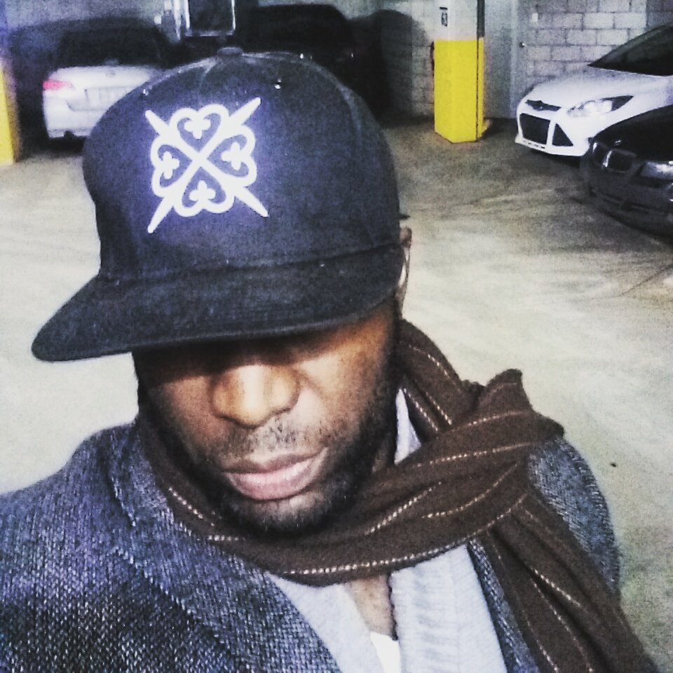 MistaKomusic's tweet photo. Tu nous veux, tu nous paie...#IGuess https://t.co/PdLTvoA97r