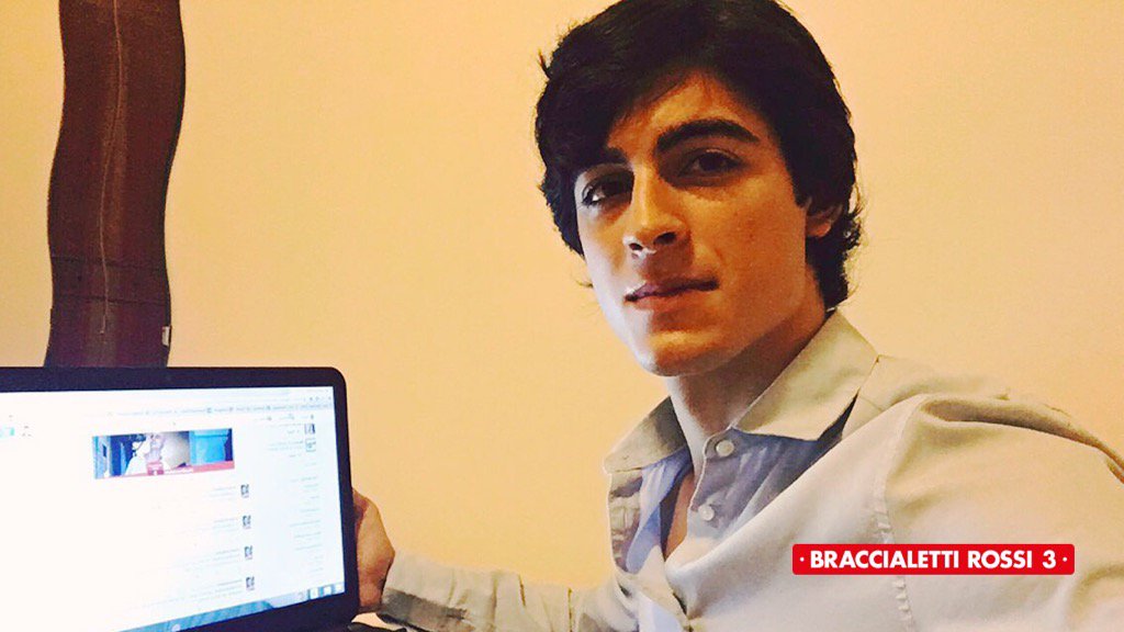 IdaBenvenuto's tweet photo. Leo in diretta - Scarica l'App e Vinci un Week-end con i BR! #BraccialettiRossi3 https://t.co/7o00a8unEq https://t.co/r8yXhfneoj